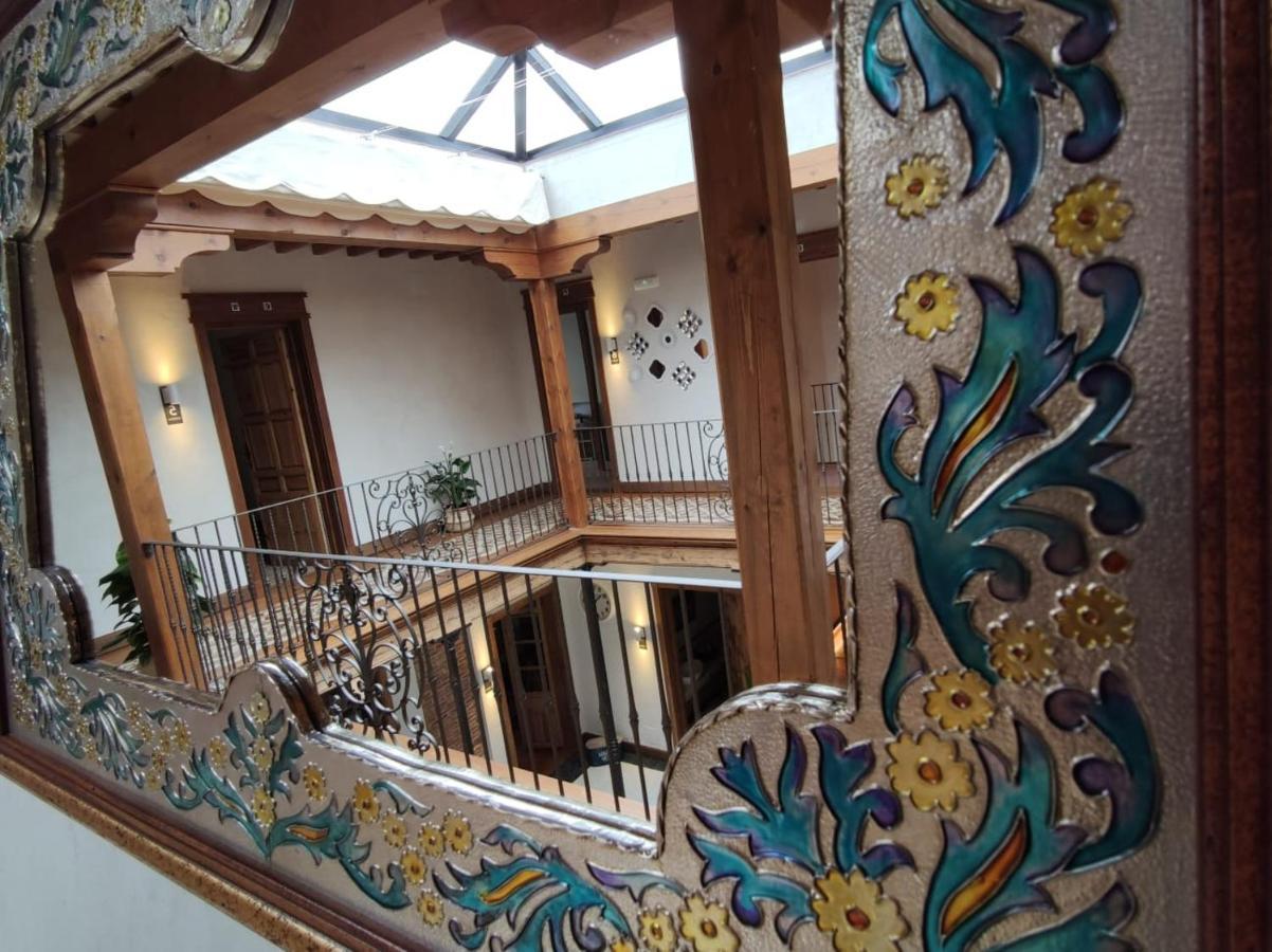 La Casa Del Medico Hosteria Rural Urda Bagian luar foto