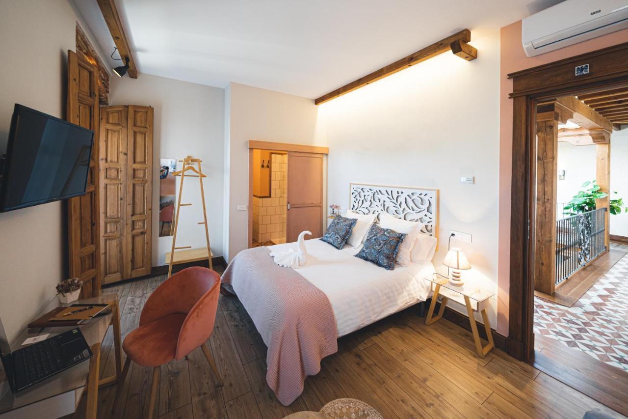 La Casa Del Medico Hosteria Rural Urda Bagian luar foto
