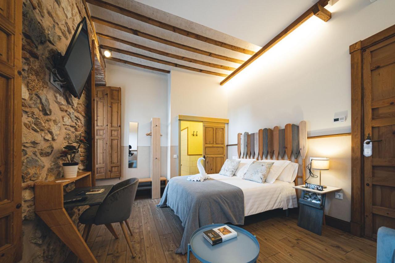 La Casa Del Medico Hosteria Rural Urda Bagian luar foto