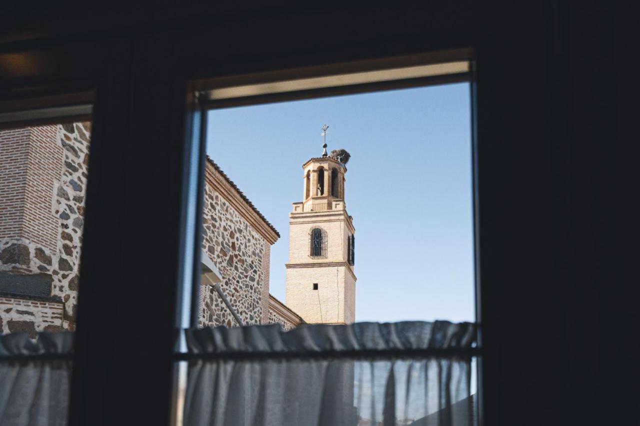 La Casa Del Medico Hosteria Rural Urda Bagian luar foto