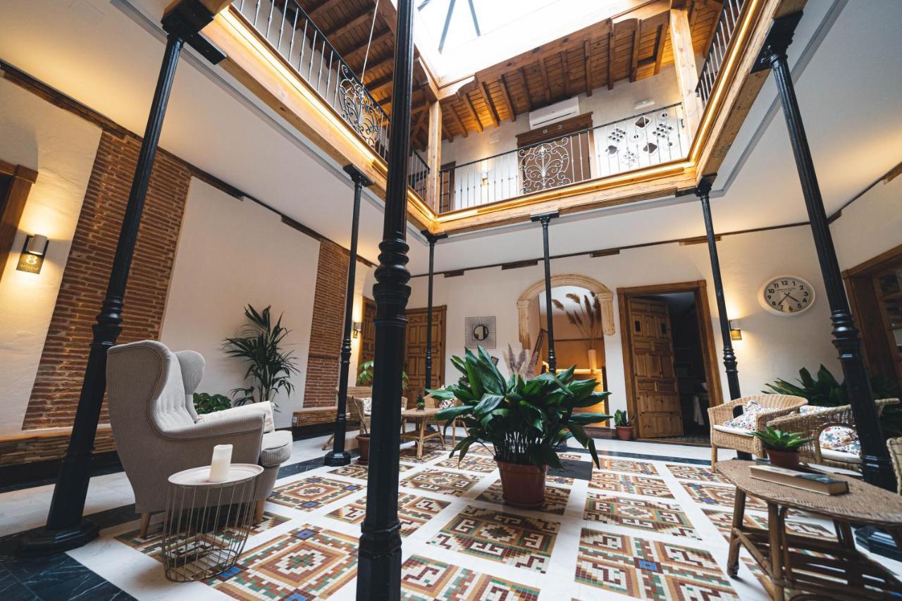 La Casa Del Medico Hosteria Rural Urda Bagian luar foto