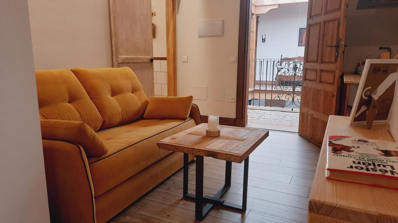 La Casa Del Medico Hosteria Rural Urda Bagian luar foto